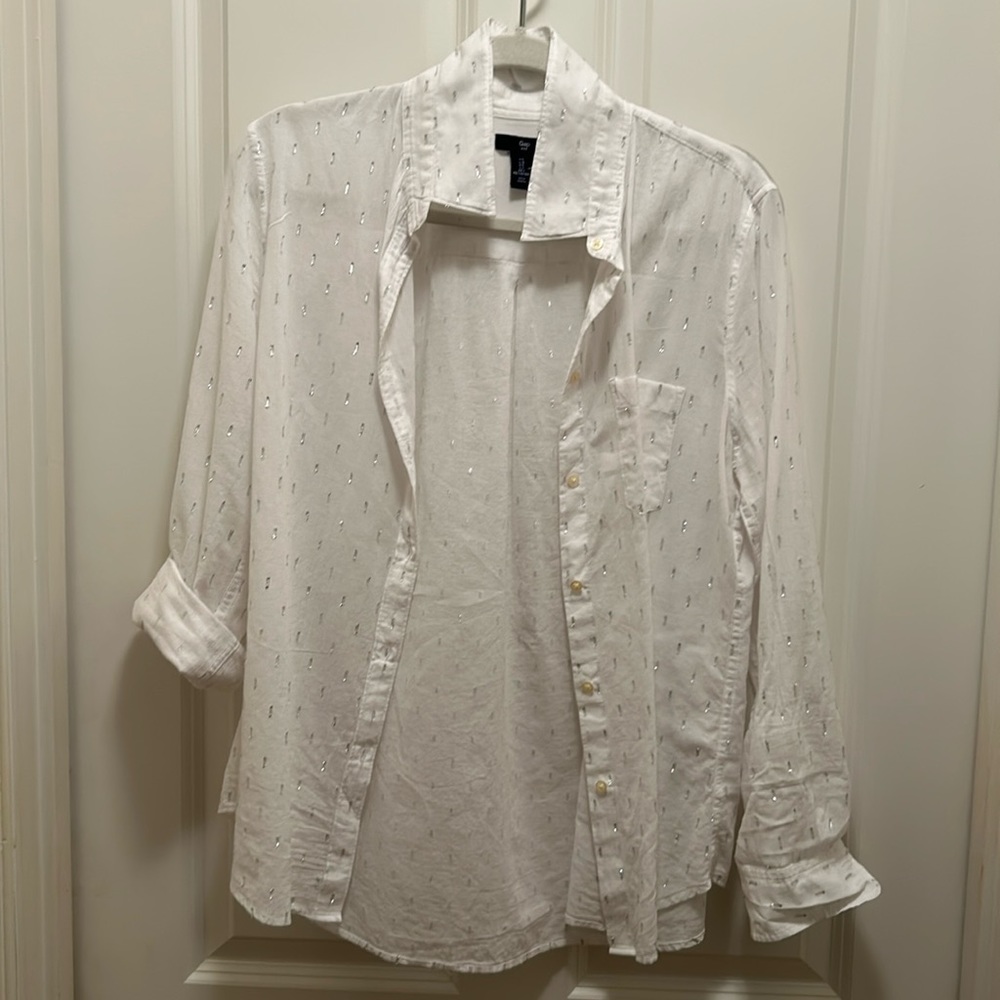Gap long sleeve button down size L
